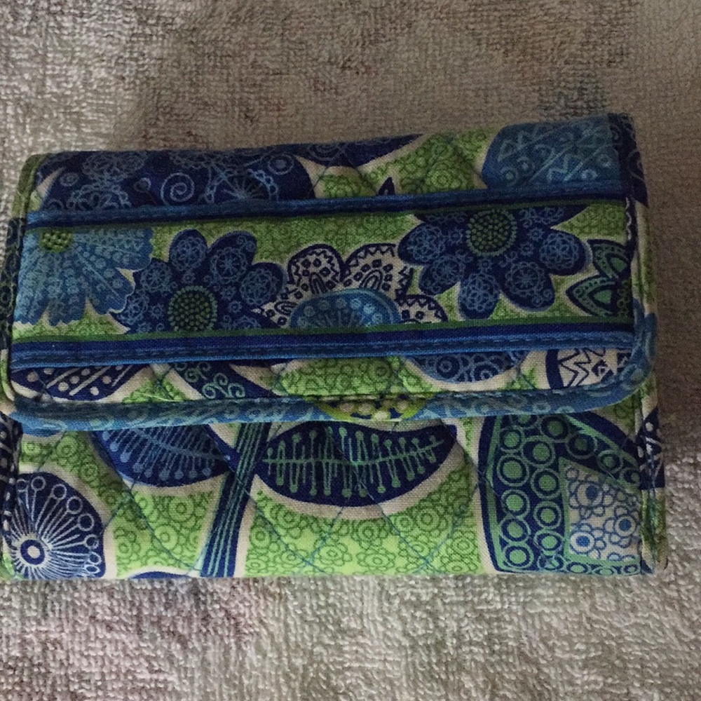 Vera Bradley blue flowered wallet blue 🌷👛👛👛